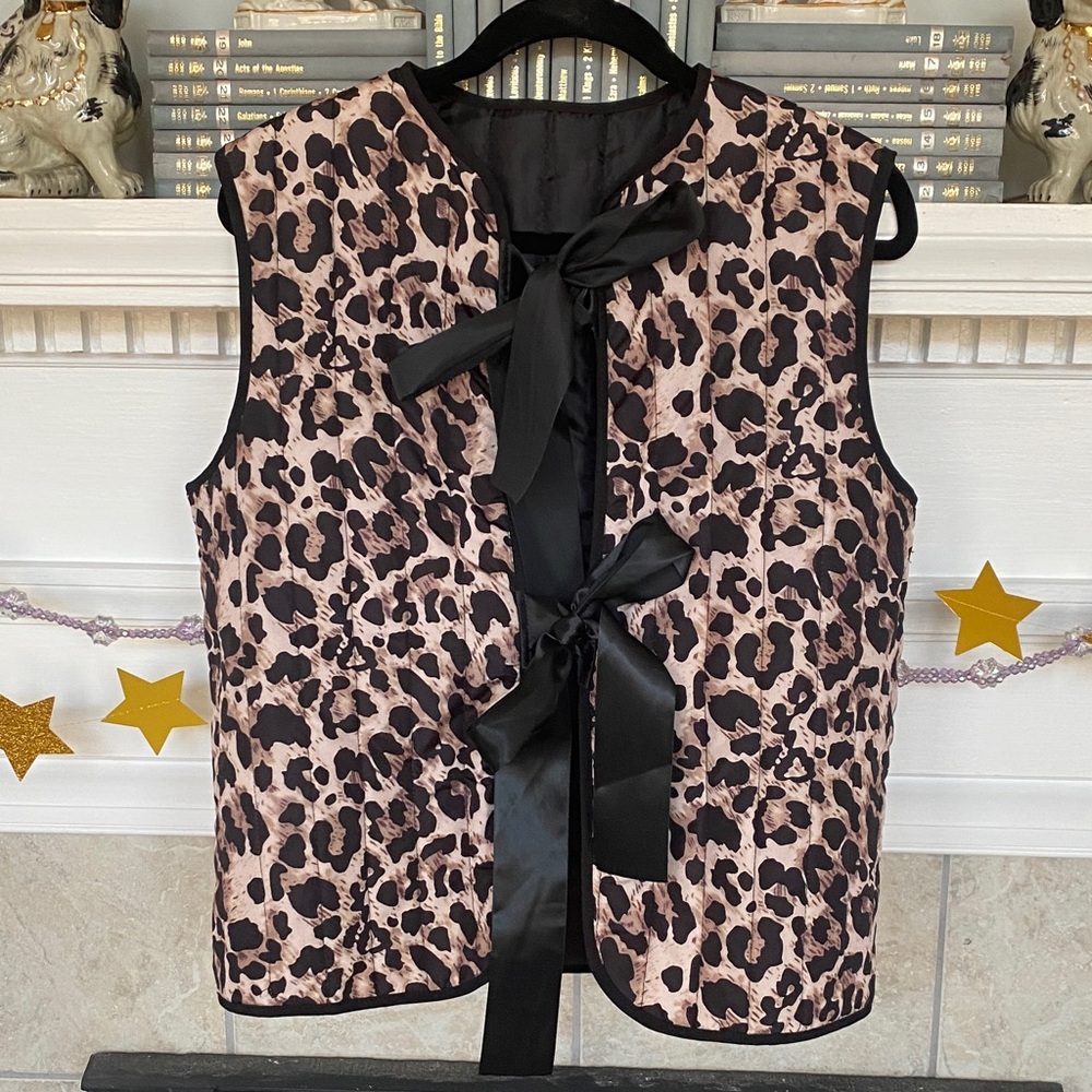 SHEIN Quilted Black/Leopard Print Vest